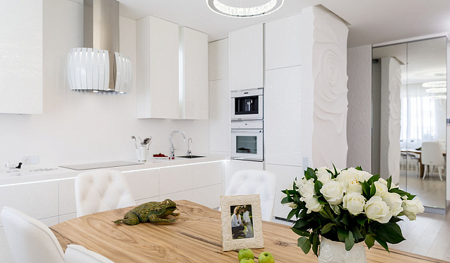 Белые кухни Кухня Фаворит 3 с фрезеровкой Роза