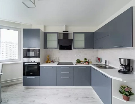 Серая кухня в Чите