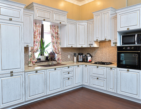 Серая кухня в Чите