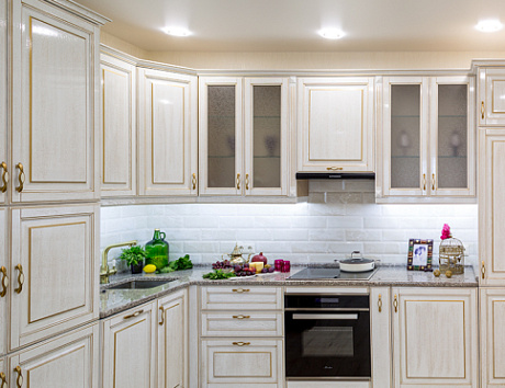 Светлая кухня в Екатеринбурге