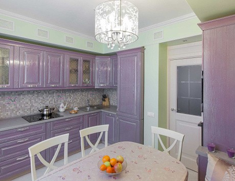 Фиолетовая кухня в Санкт-Петербурге