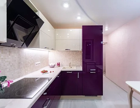 Фиолетовая кухня в Твери