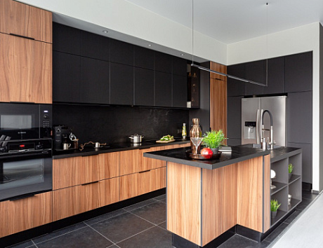 Коричневая кухня в Санкт-Петербурге