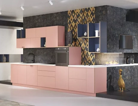 Светлая кухня в Мурманске