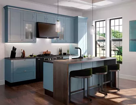 Светлая кухня в Санкт-Петербурге